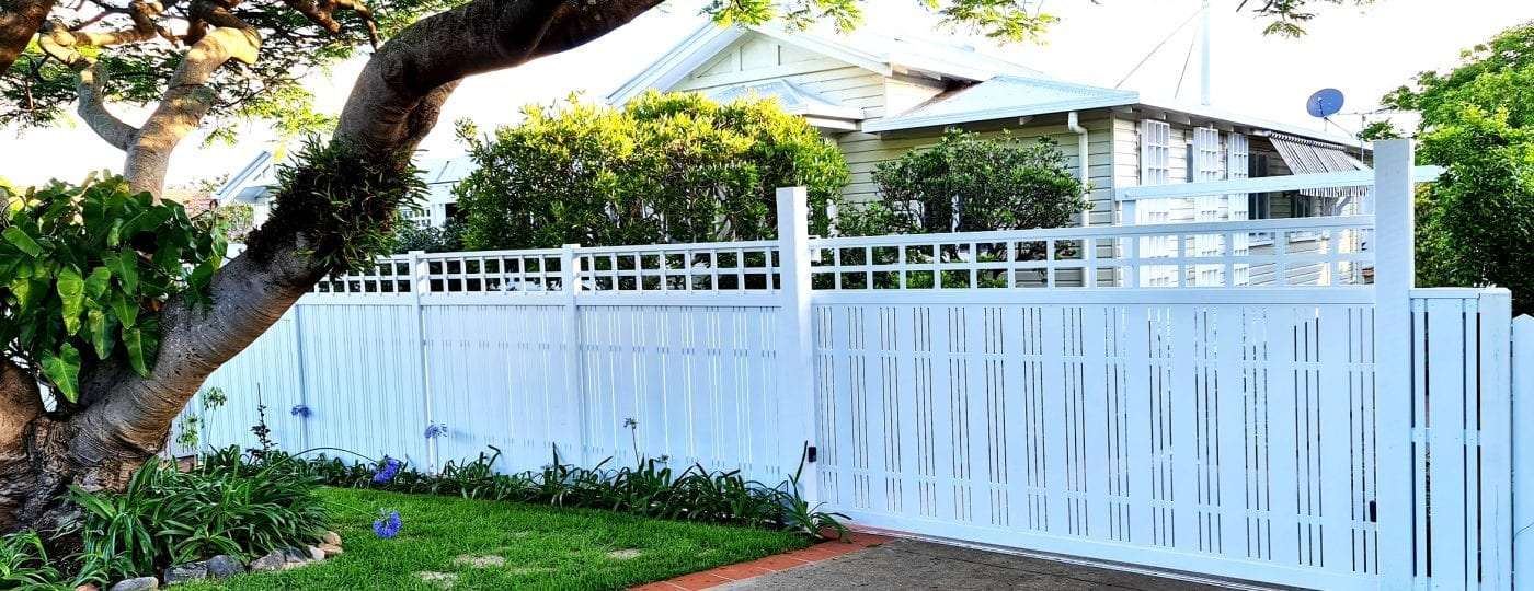 Sanctum driveway slatted gate